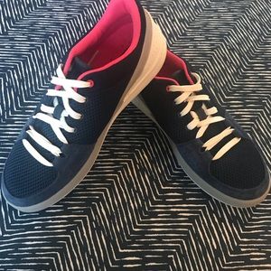 Helly Hansen 5.5 Sneakers - Brand New